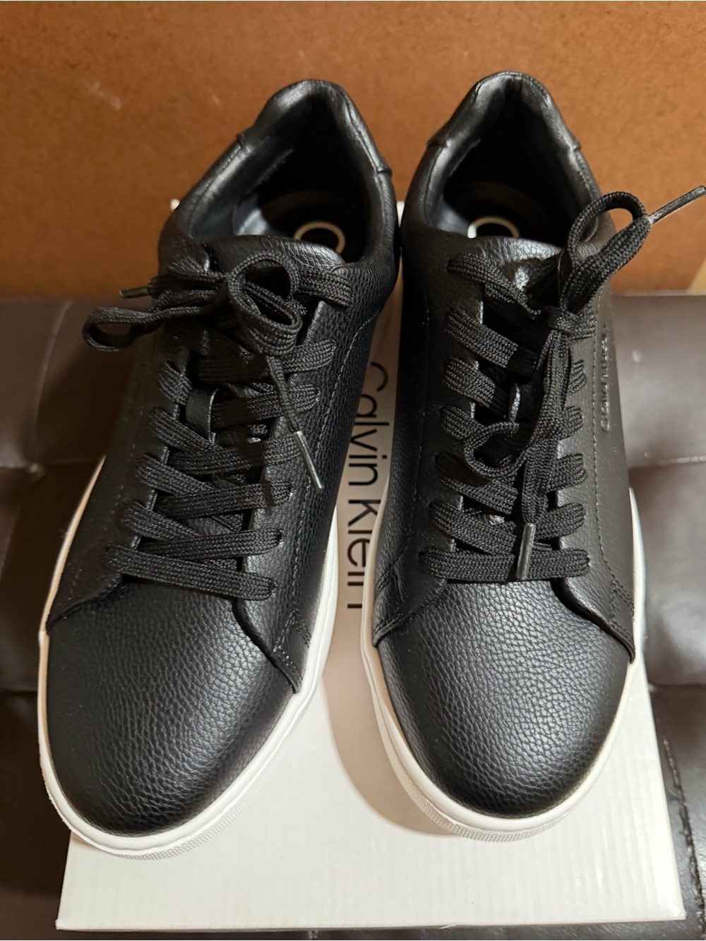 Calvin Klein Falconi Men’s Black 8.5 Sneakers low cut with White Sole. New